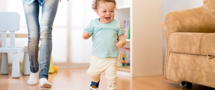 Správne držanie tela: Učíme dieťa chodiť