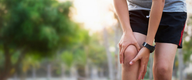 Patelofemorálny syndróm: Ako sa vyhnúť bežeckému kolenu?